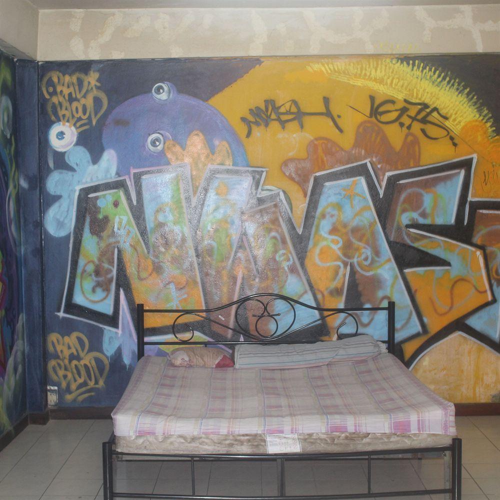 The Overstay Bangkok Exterior photo