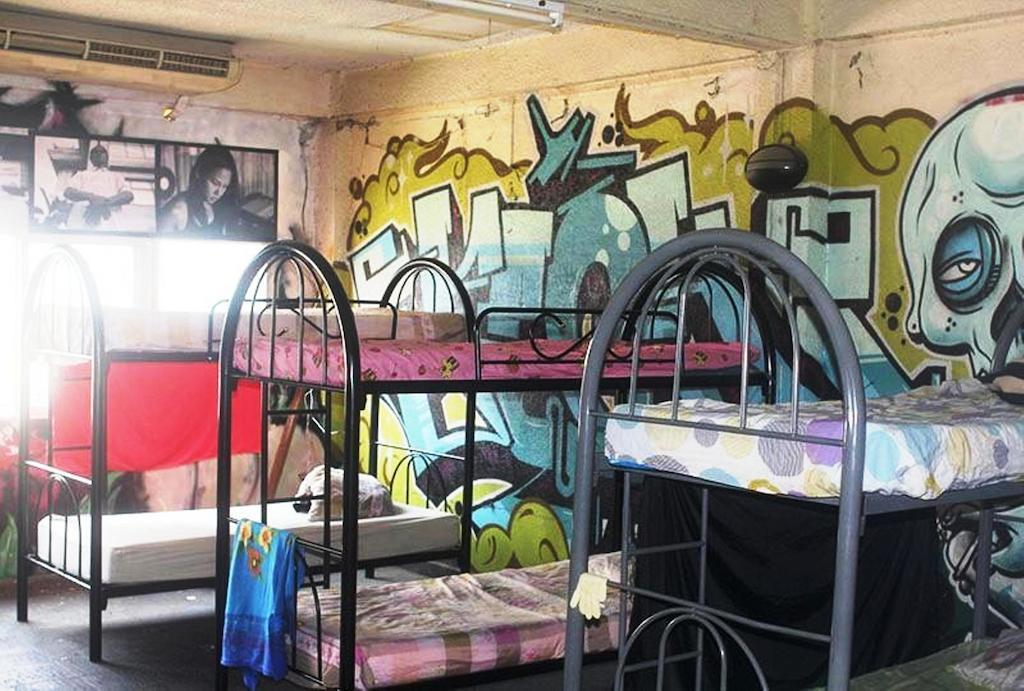 The Overstay Bangkok Room photo
